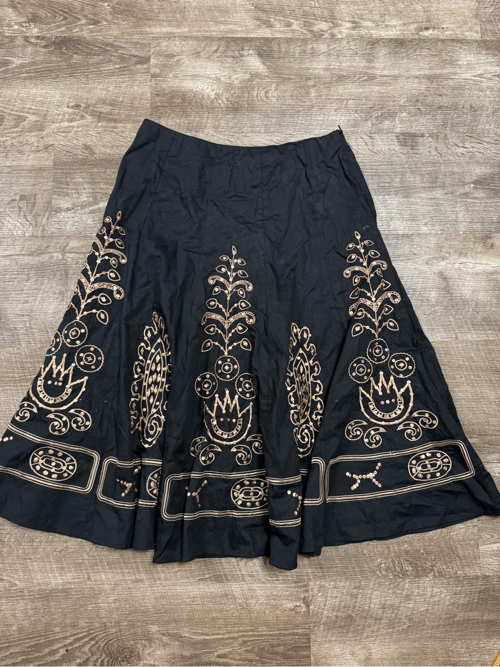 Sunny Leigh Black Midi Gold Bohemian Embroidery + Sequin Embellishments Size 6
